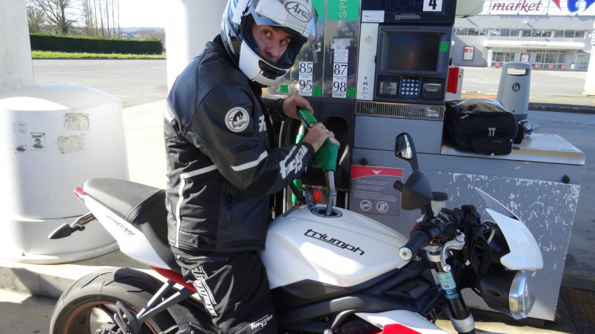 Comment réduire sa facture d&rsquo;essence en moto ?
