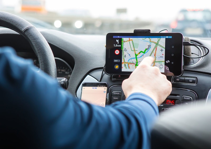 Bien utiliser son écran de voiture : mode d’emploi